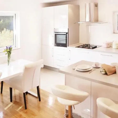 Apartment Blue Sea Close To The Beach With Parking Place Tucepi